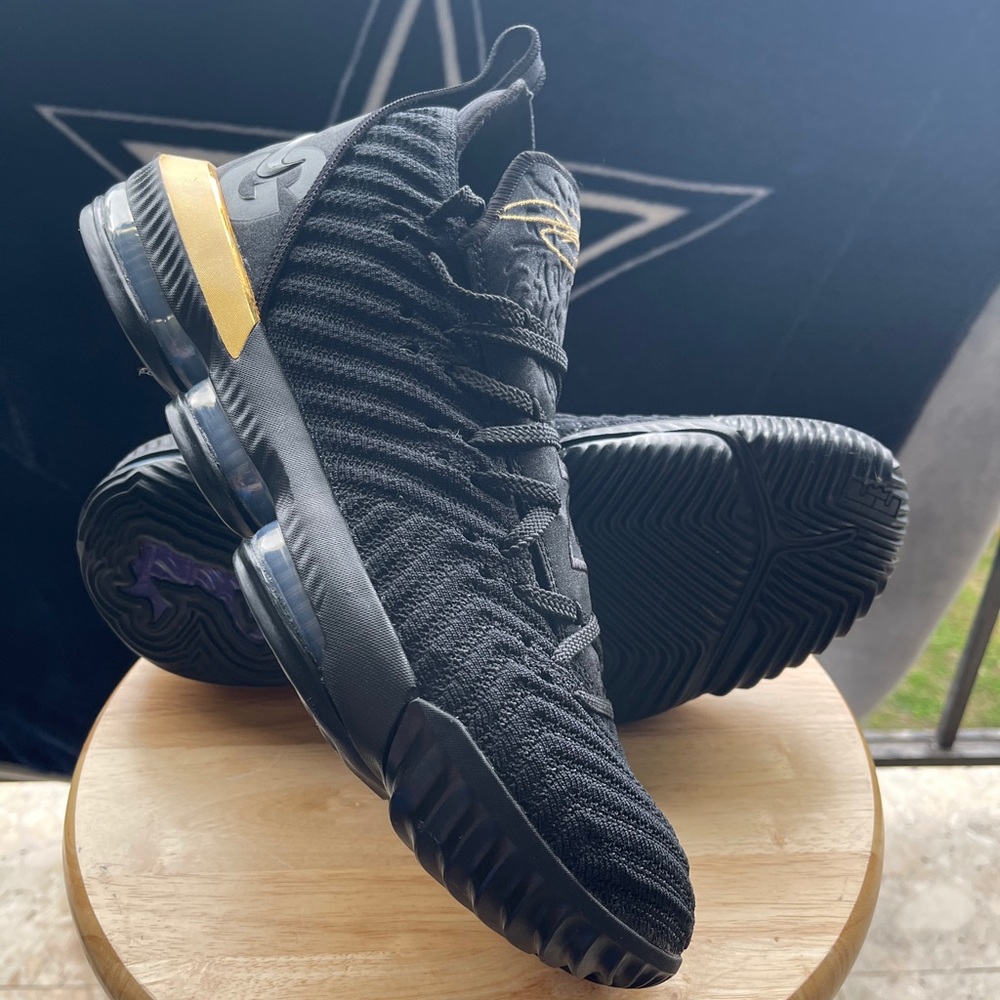 Nike LeBron 16 "I'm King" Deadstock, no box!!